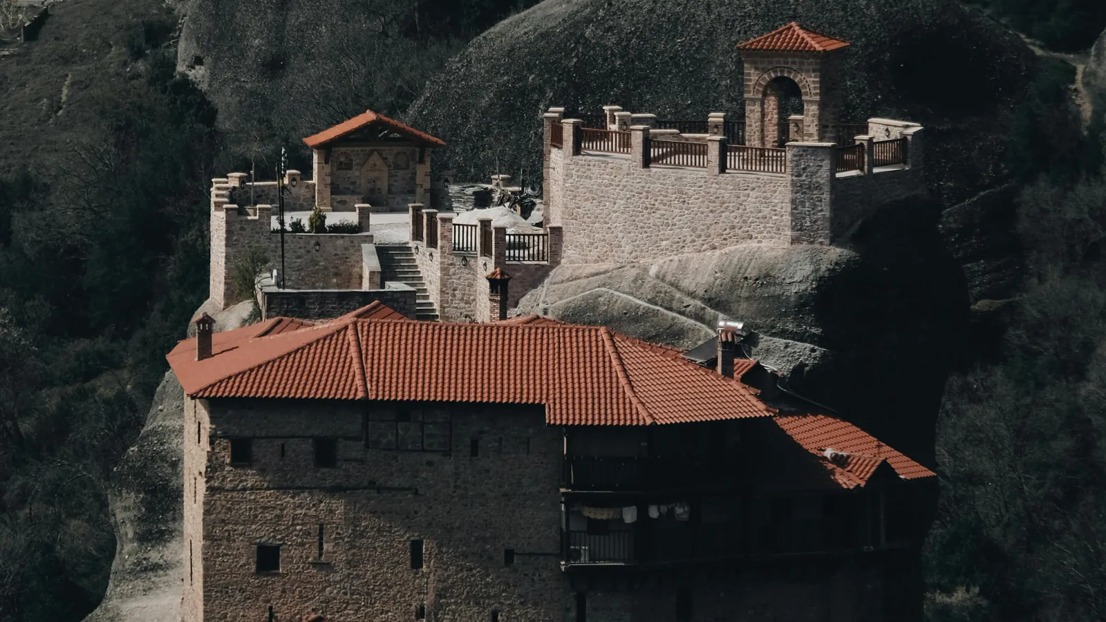 The narrow, vertical Agios Nikolaos Anapafsas monastery on its tall rock